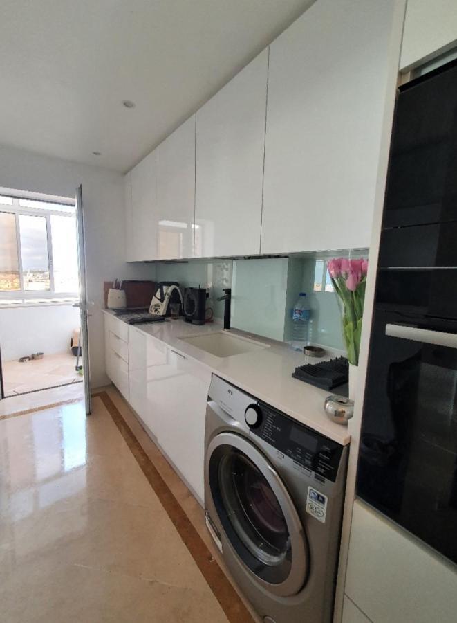 River View & Close To The Beach - Quarto Em Almada Exterior foto